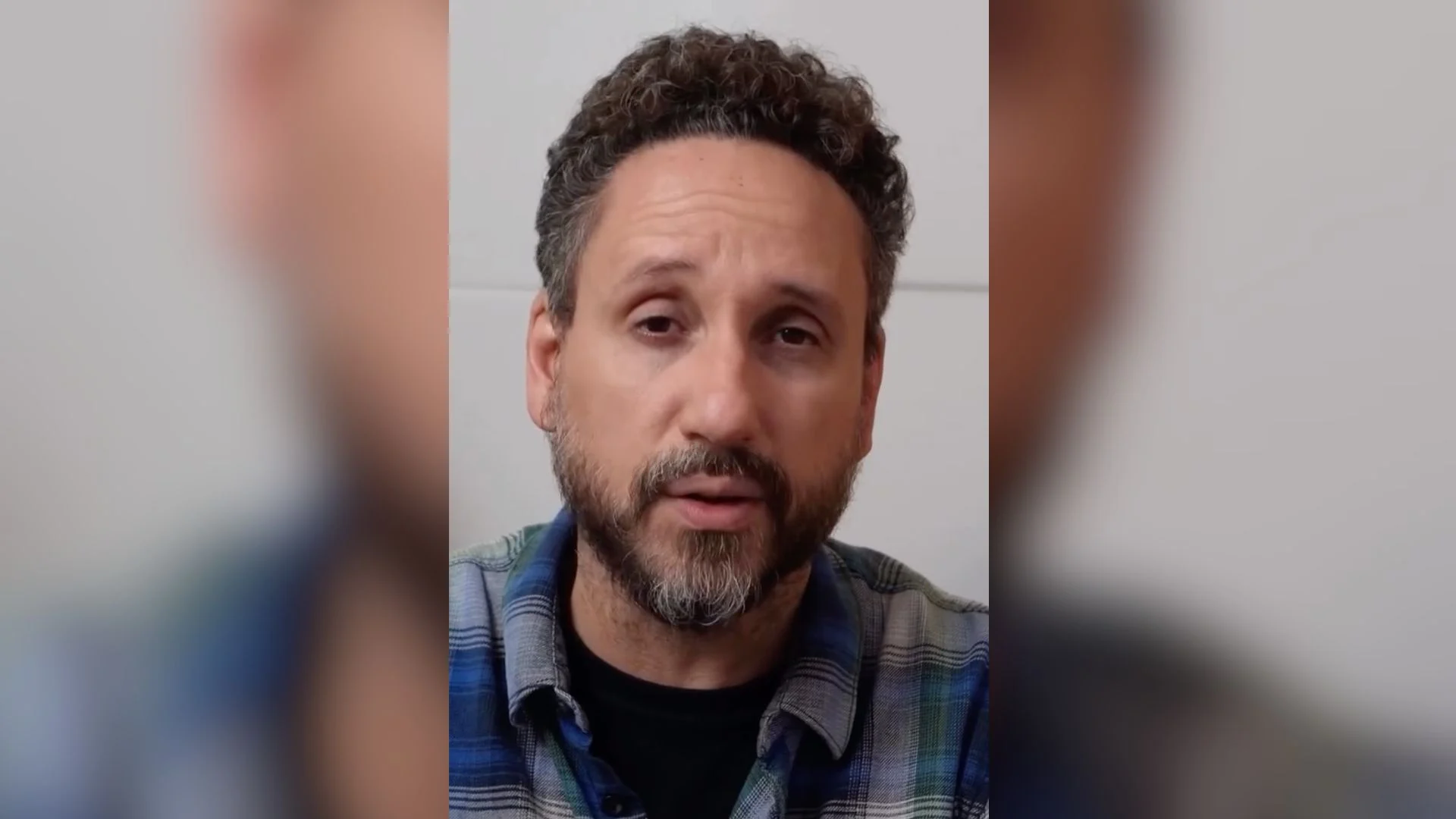 Cantor Leonardo Gonçalves declara voto em Lula e critica atuação de Bolsonaro na pandemia